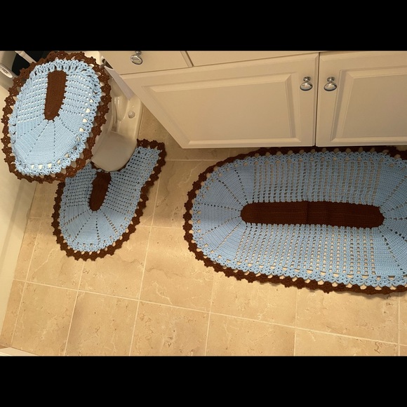 Handmade Crotchet/Knit 3 piece bathroom set - Picture 2 of 4